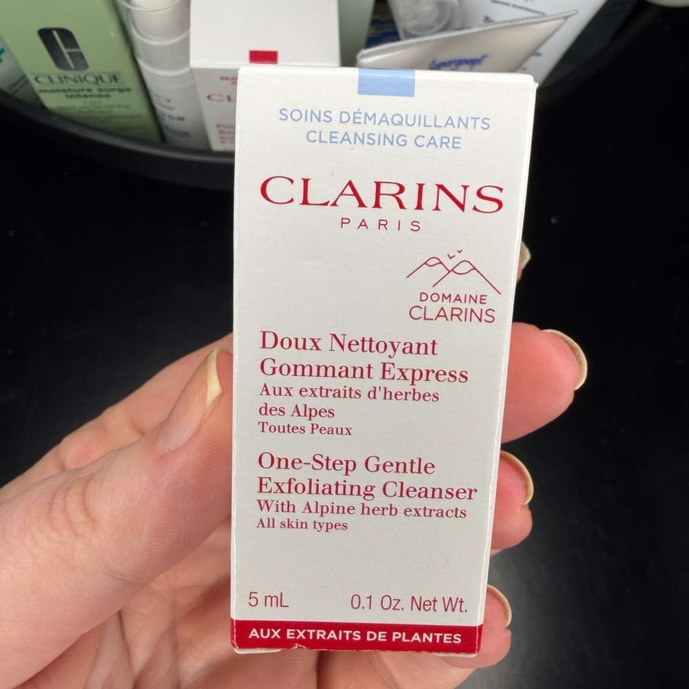 Clarins One-Step Gentle Exfoliating Cleanser